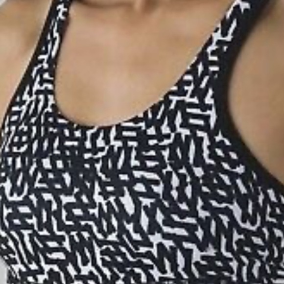 Lululemon tank size 4 in excellent condition​ - Picture 2 of 4